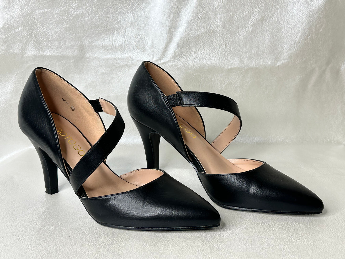 Gotogo Black Point Heels